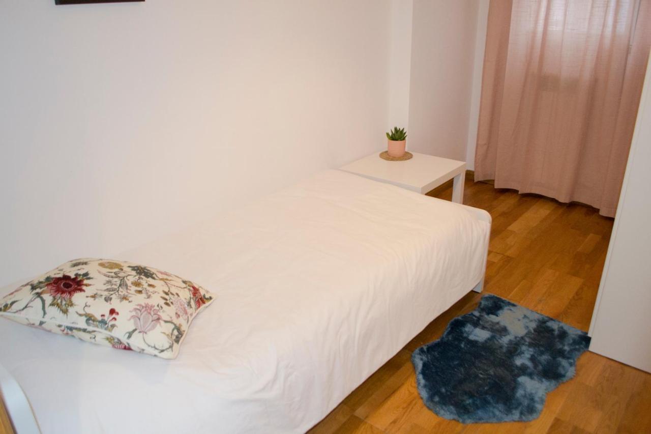 Apartamenticos Torrenueva I Zaragoza Eksteriør billede